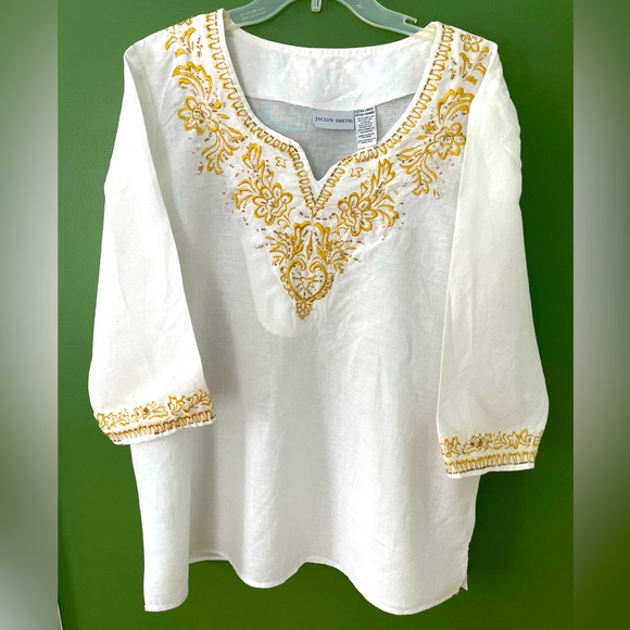 Jaclyn Smith Tops - JACLYN SMITH Top - Gold Details